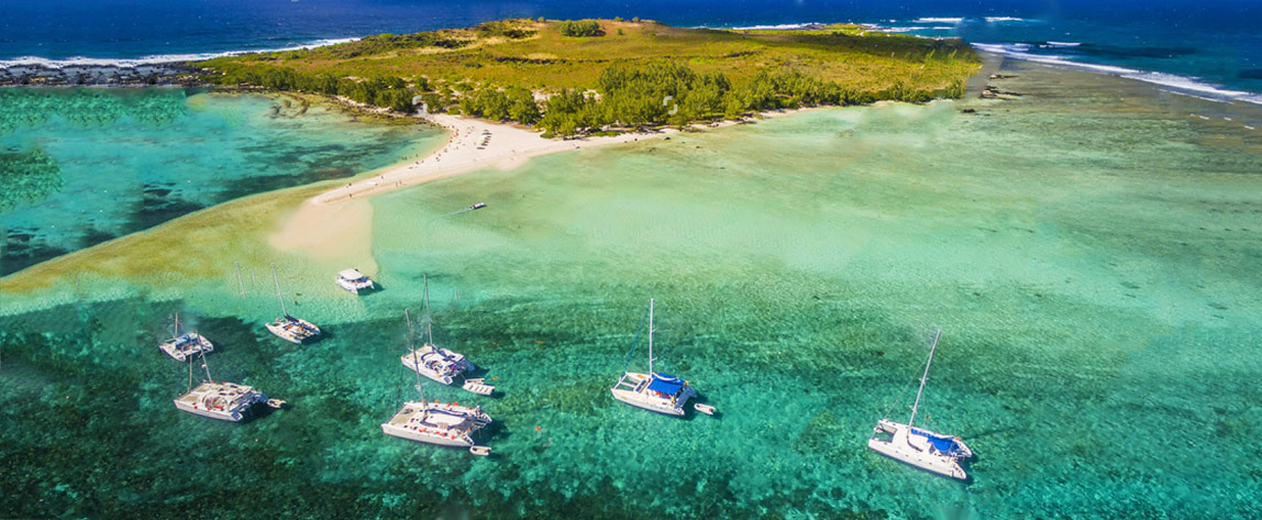 catamaran in north of mauritius