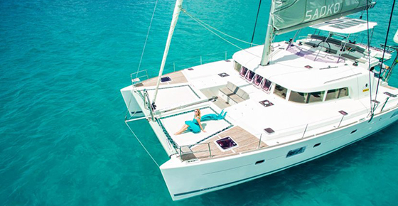 Private Luxurious Catamaran Cruise - Benitiers Island